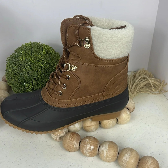 Women’s Tommy Hilfiger Rainah Medium Brown Duck Boots Size 6 (NWOB) - Picture 3 of 12